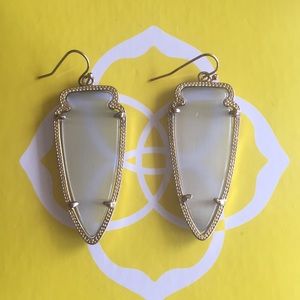 Kendra Scott Skylar Gray Slate arrow earrings